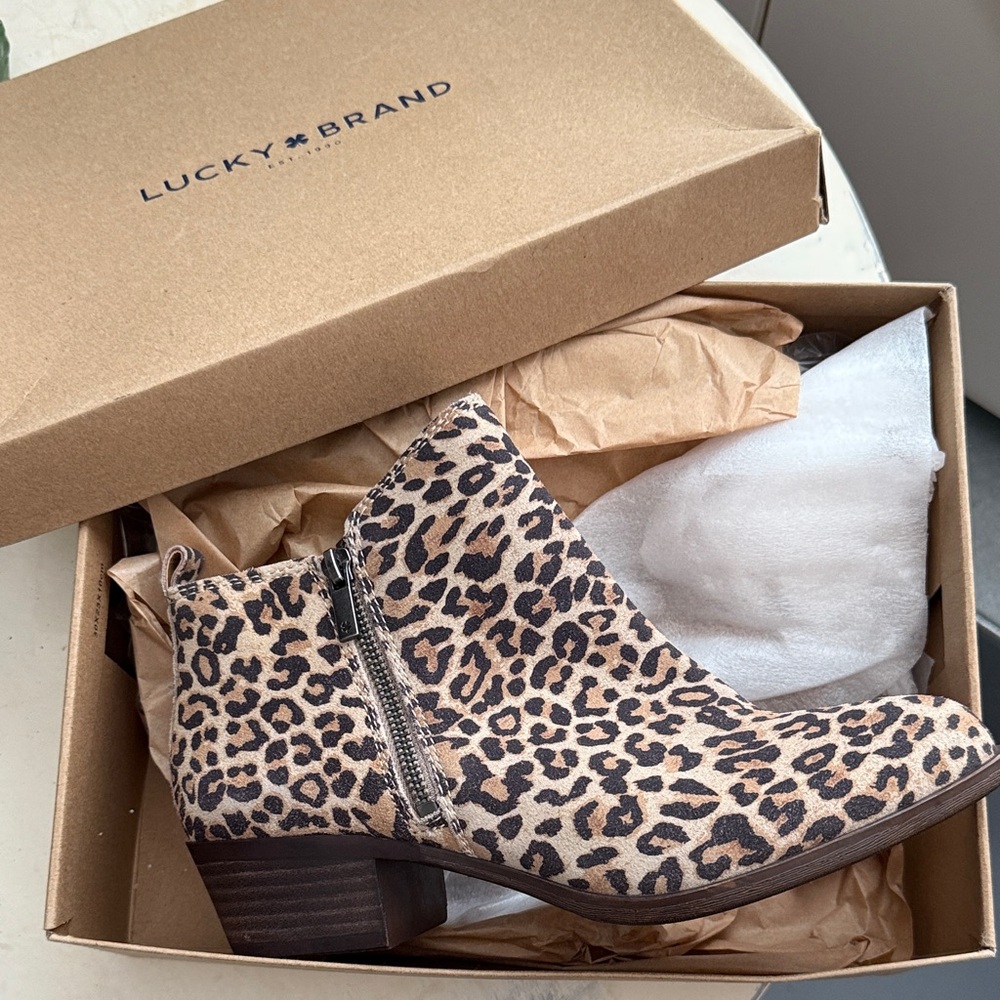 Lucky Brand Women's Tan Leopard Ankle Booties, size 8.5 W